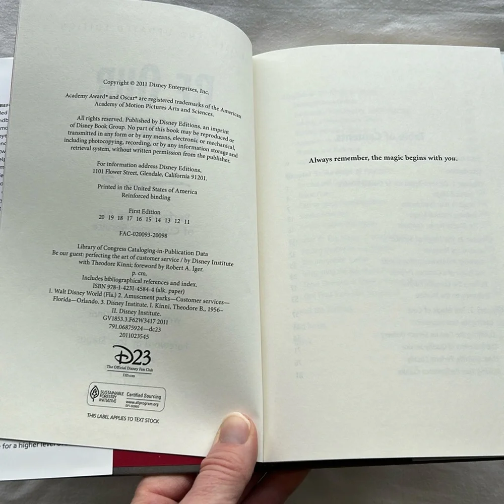 Disney Books-Be Our Guest‎ Theodore Kinni/The Ride of a Lifetime Robert Iger